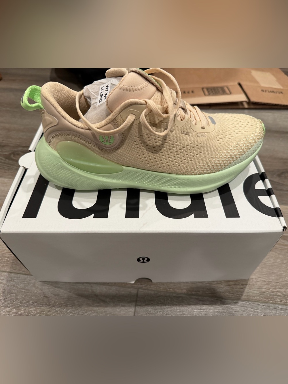 Lululemon W Beyondfeel Trail shoes